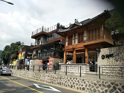 Samcheong-dong & Bukchon