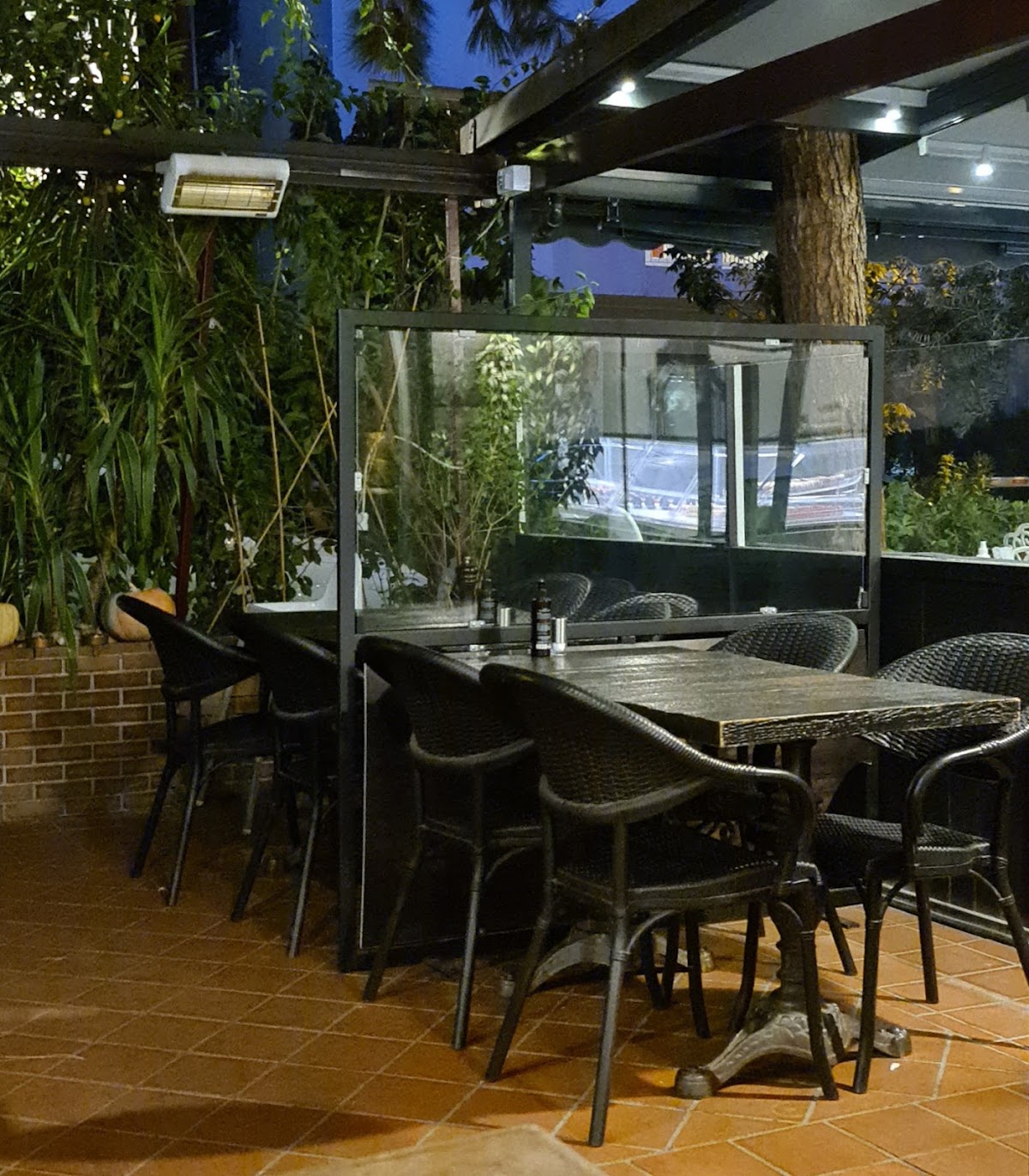 Balmumu Lokanta, Izmir