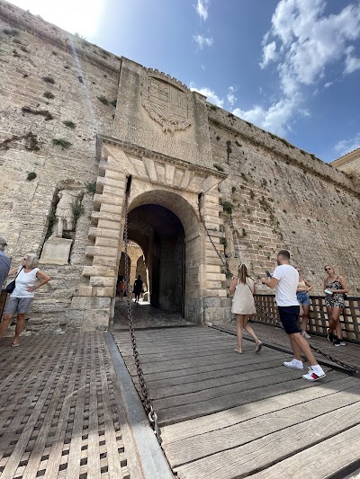 Befestigungsanlagen von Dalt Vila
