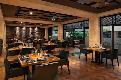 Hunter's Room & Grill