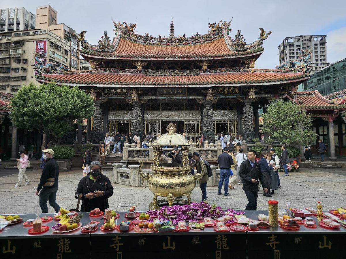 Lungshan Temple, Taipei