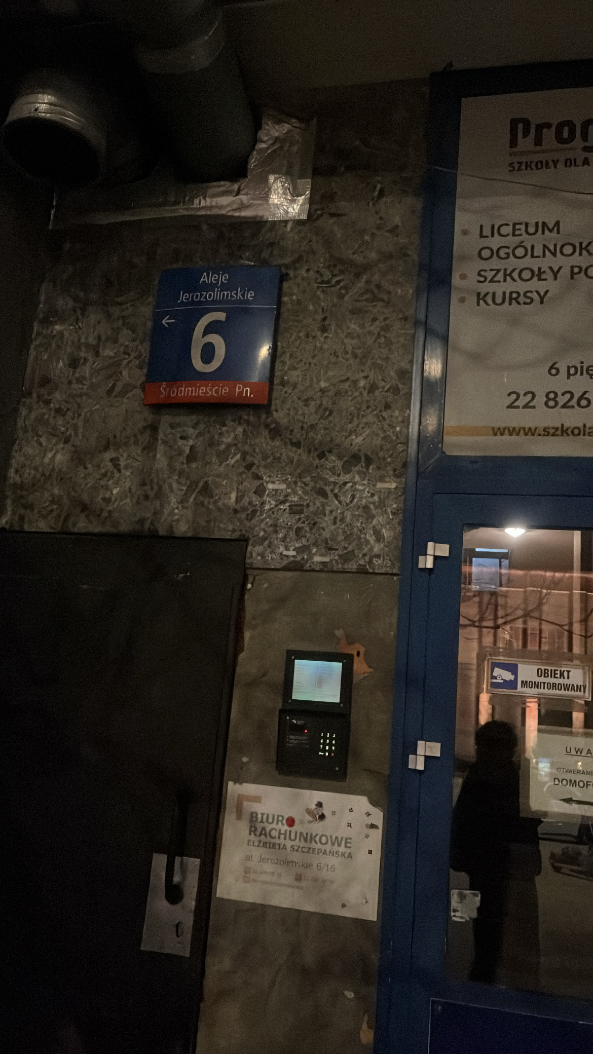 Luzztro, Warsaw