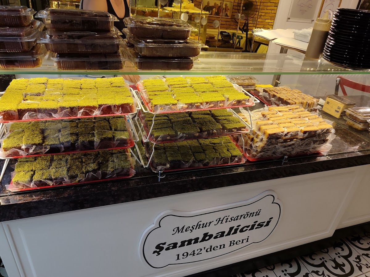 Meşhur Hisarönü Şambalicisi, Izmir
