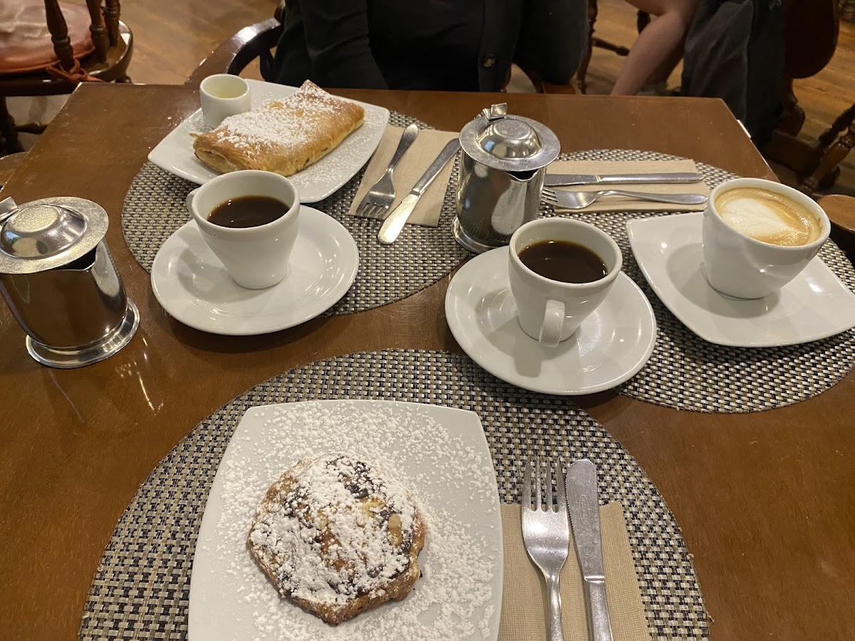 Pastelería Florida — photo 2