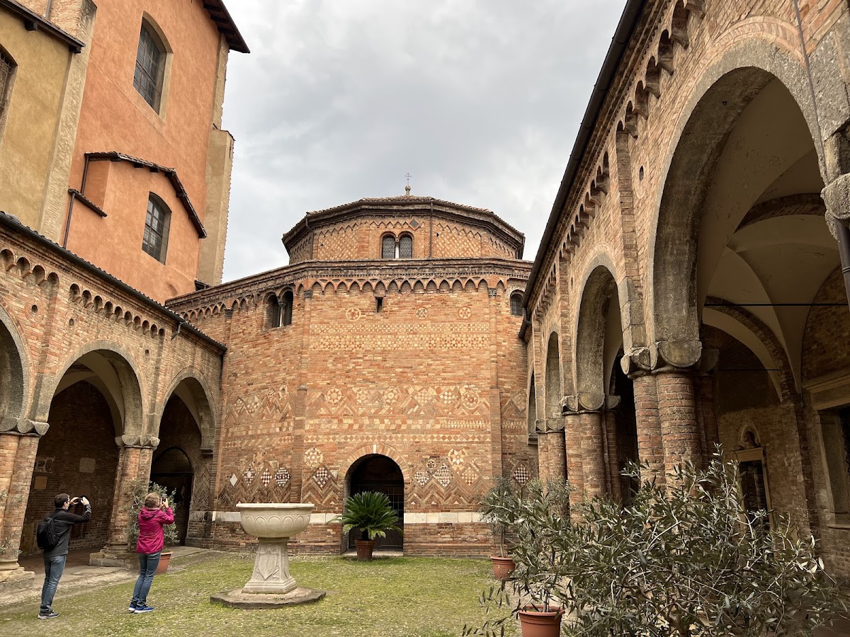 Basilica di Santo Stefano, Bologna