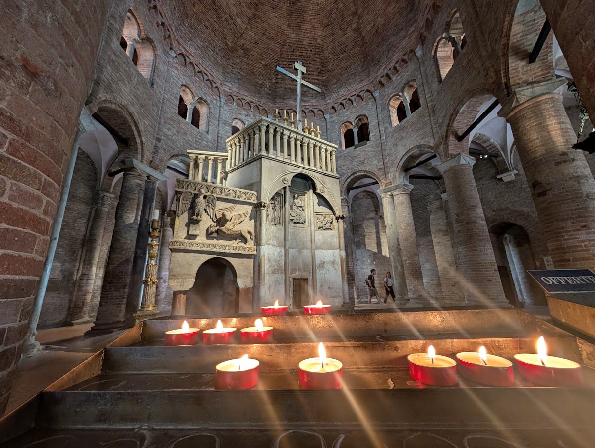Basilica di Santo Stefano — photo 2